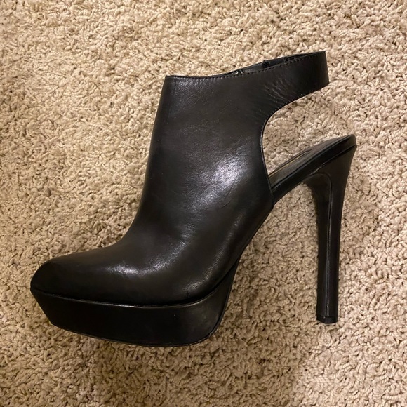 BCBG Generation  Booties black size 9.5 - Picture 2 of 4
